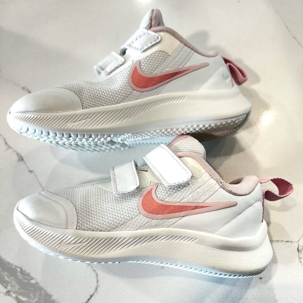 Toddler girls Nike tennis shoes